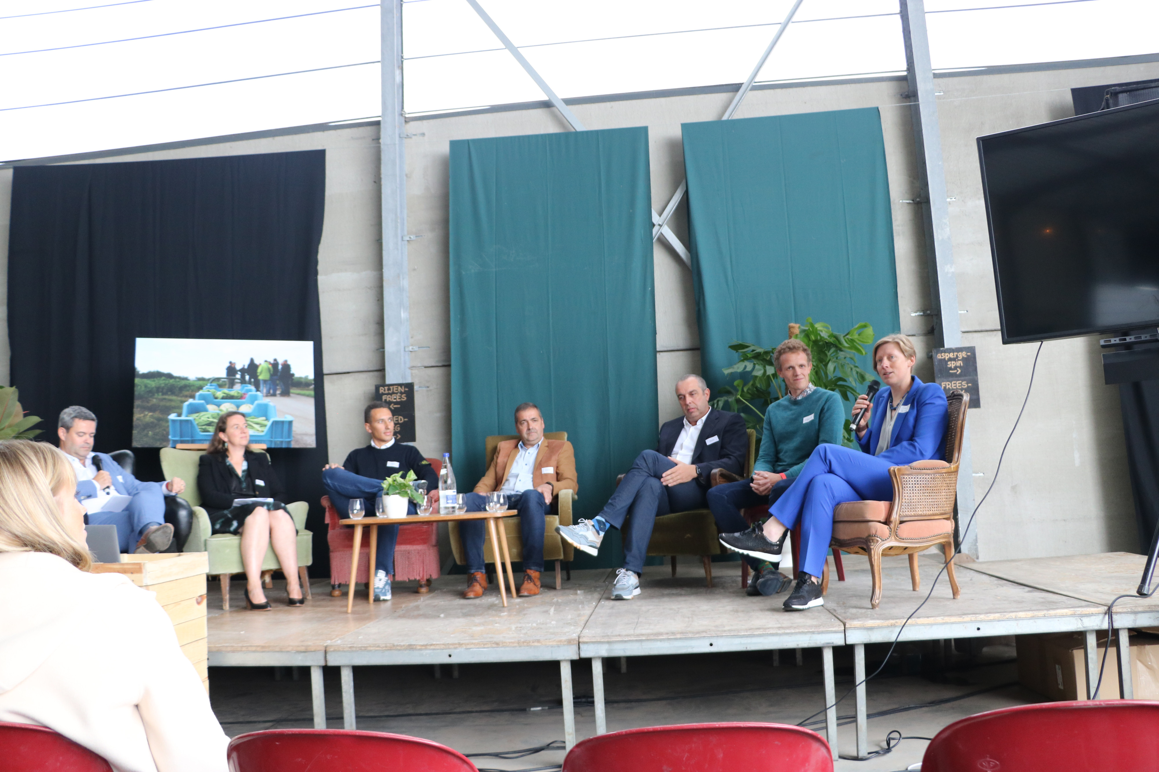 Panelgesprek tijdens viering 60 jaar PSKW